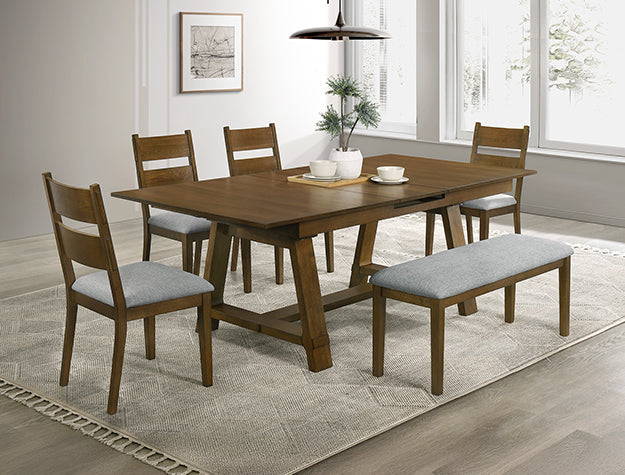 Everly Table w / 4 Chairs