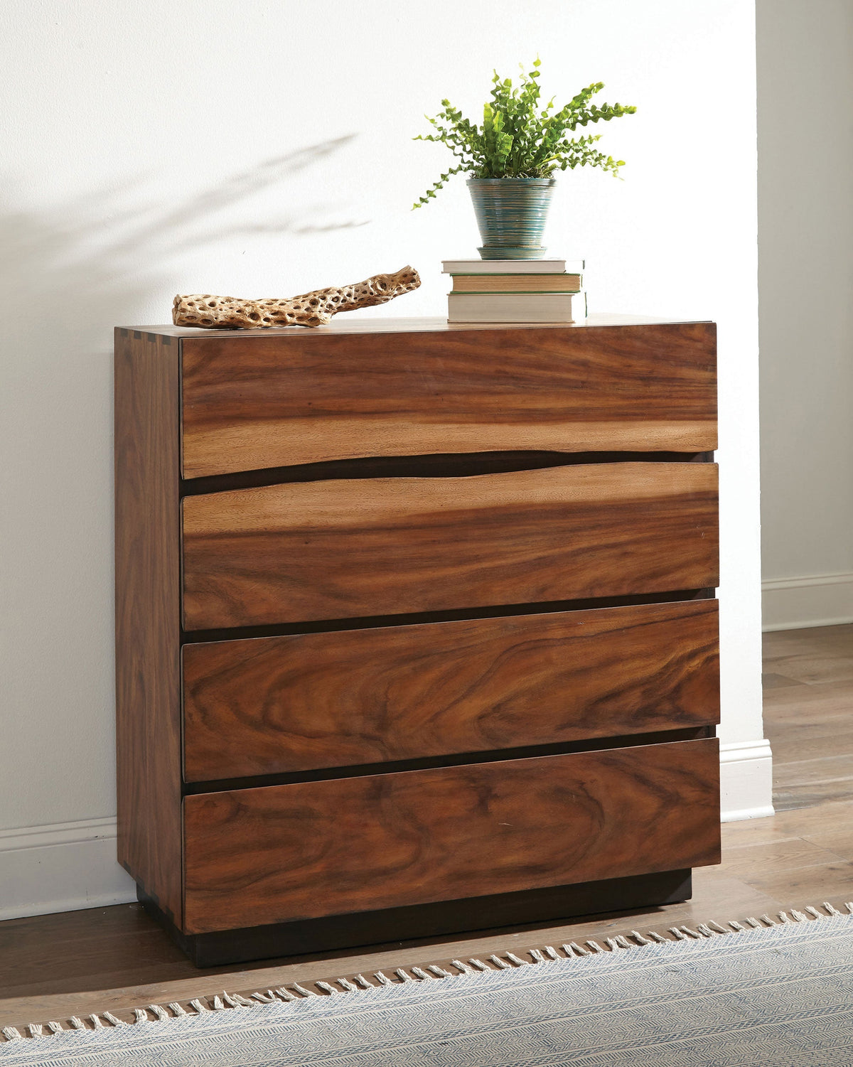 Winslow Chests