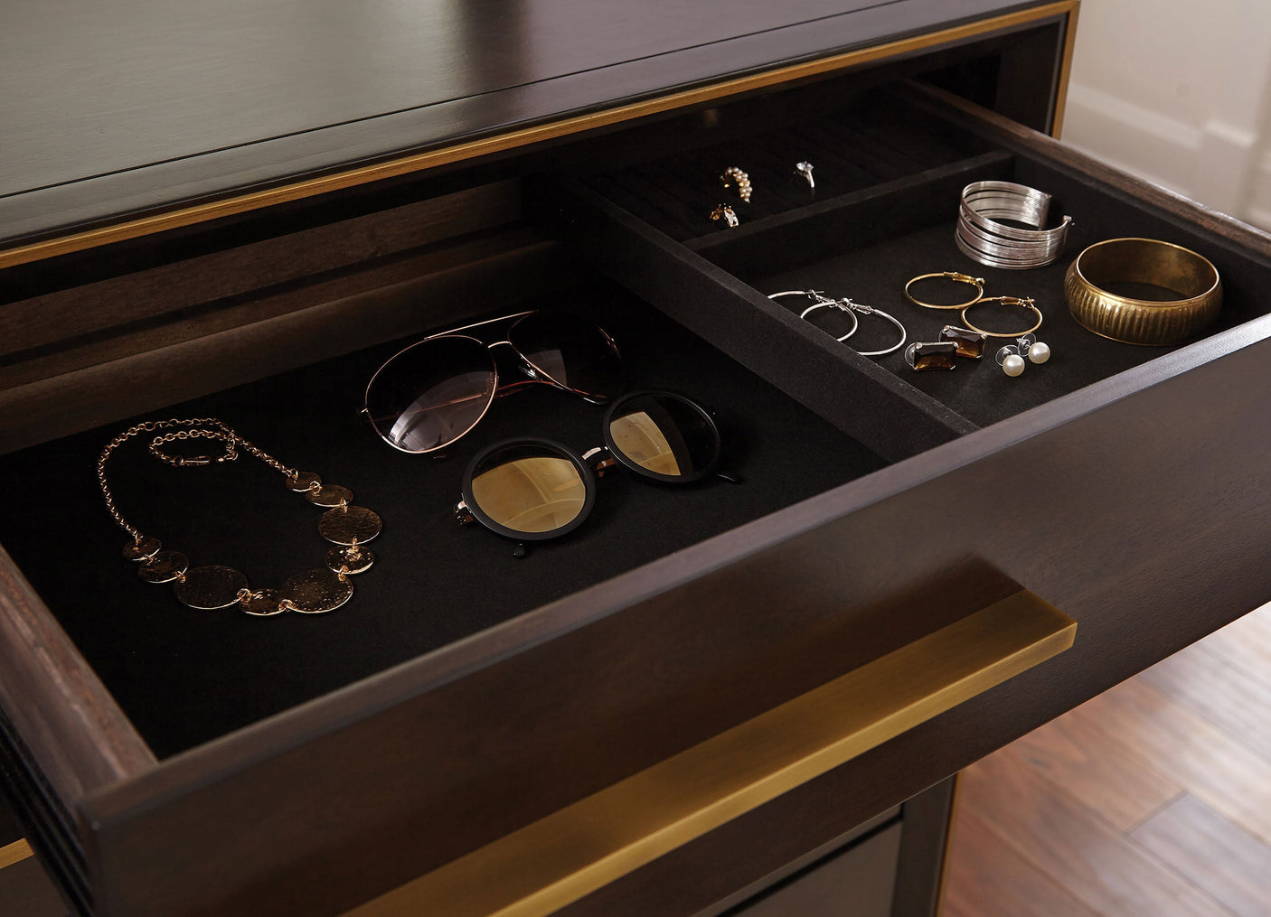 Durango 8-drawer Dresser