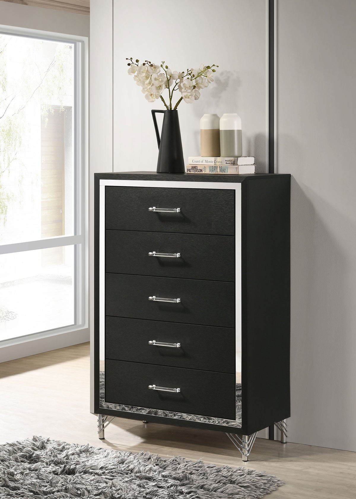 Lucia Chests