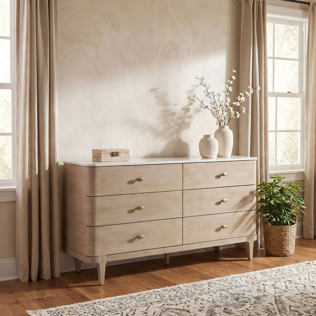 Lucaire Dressers