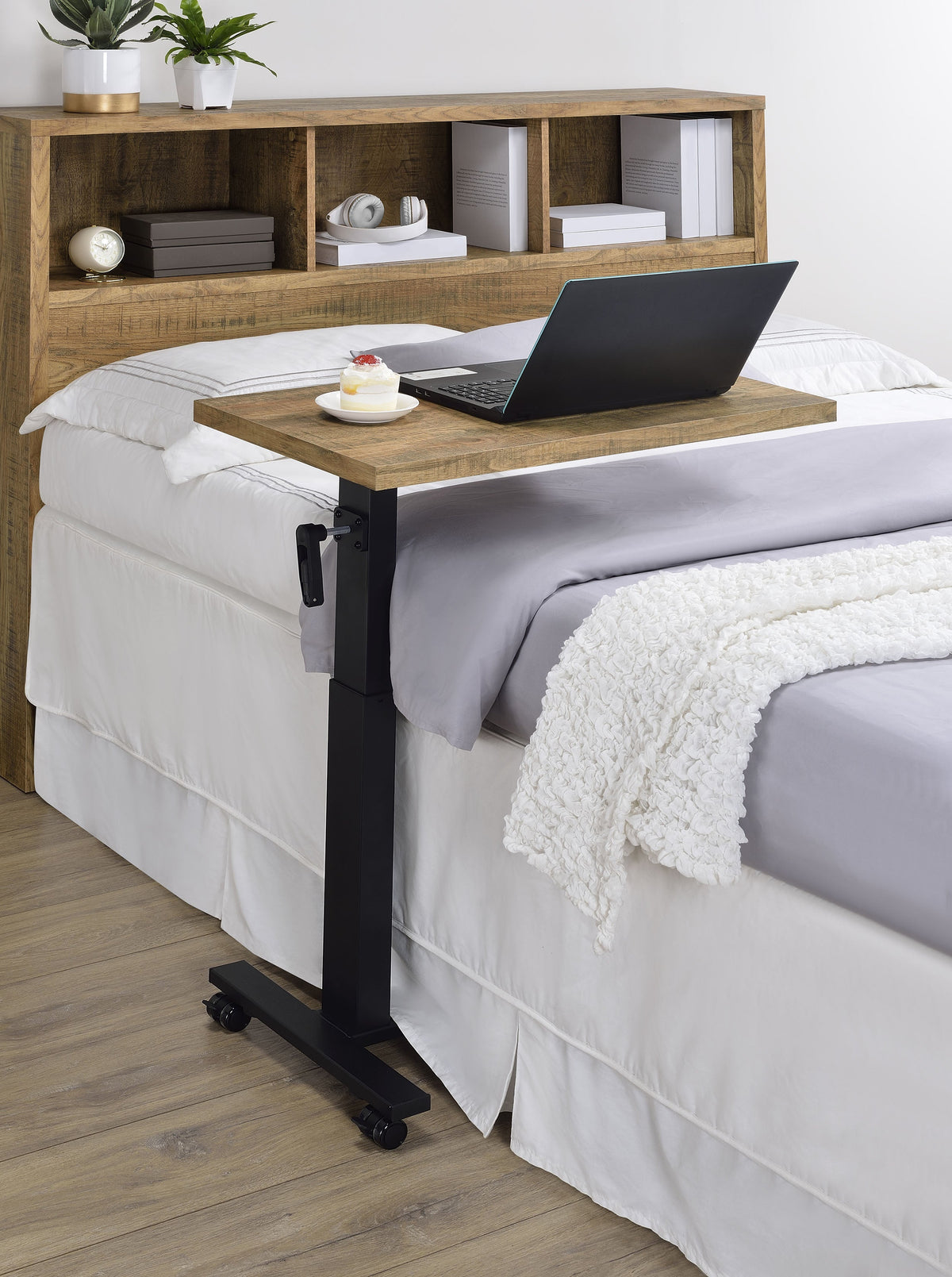 Westpark Bed C-Tables