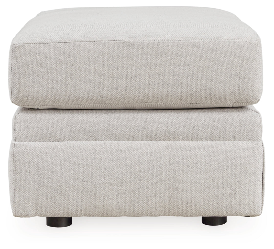 Maitelynn Ottoman