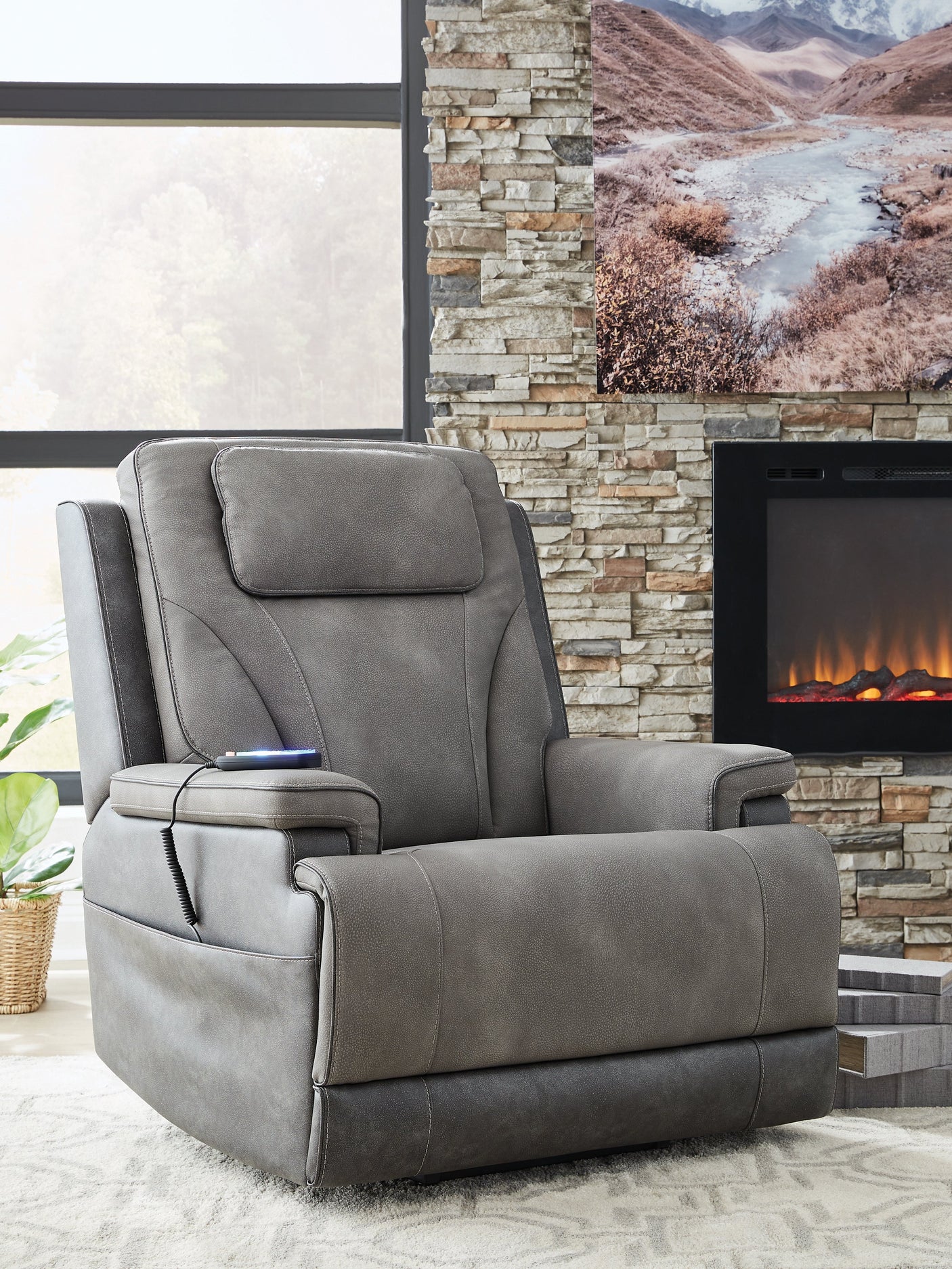 Peaceful Pause Power Lift Recliner