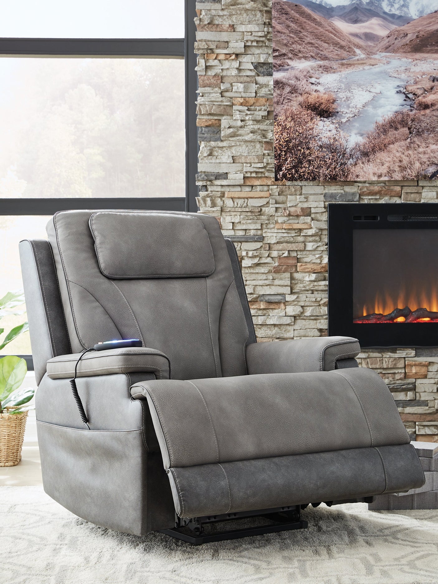 Peaceful Pause Power Lift Recliner