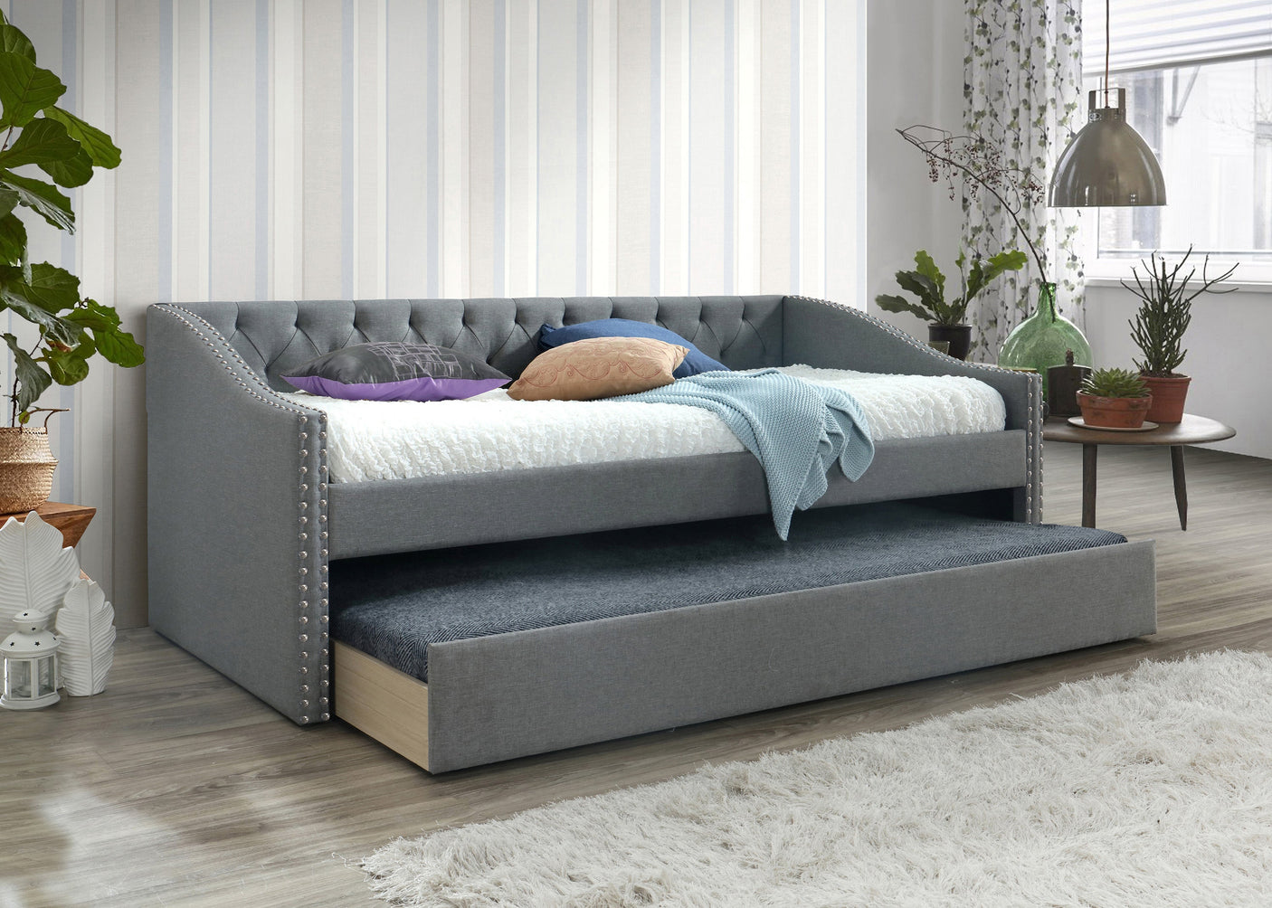 Loretta Daybed