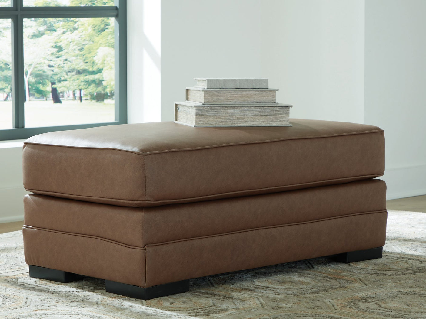 VillaCourt Ottoman