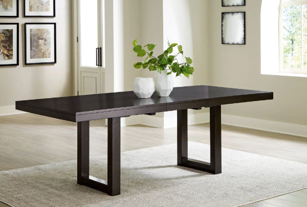 Neymorton Table w/ 6 Chairs