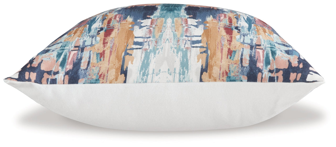 Kennick Pillow