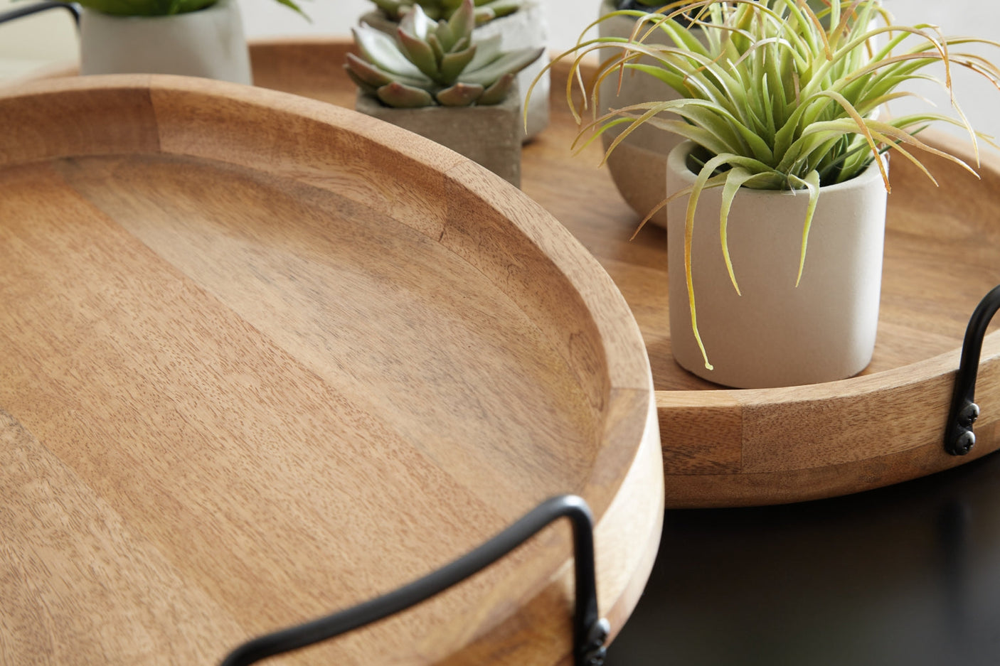 Jocelyne Bowls & Trays