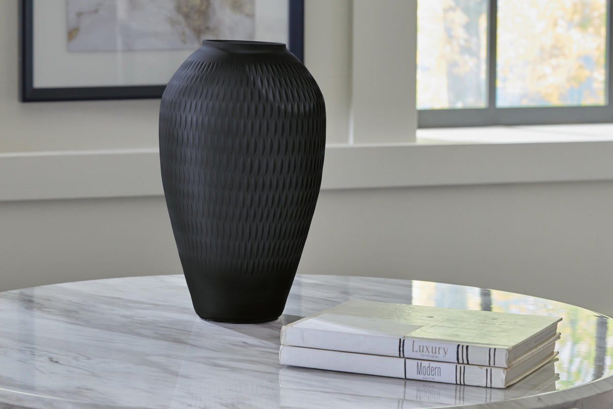 Etney Vases
