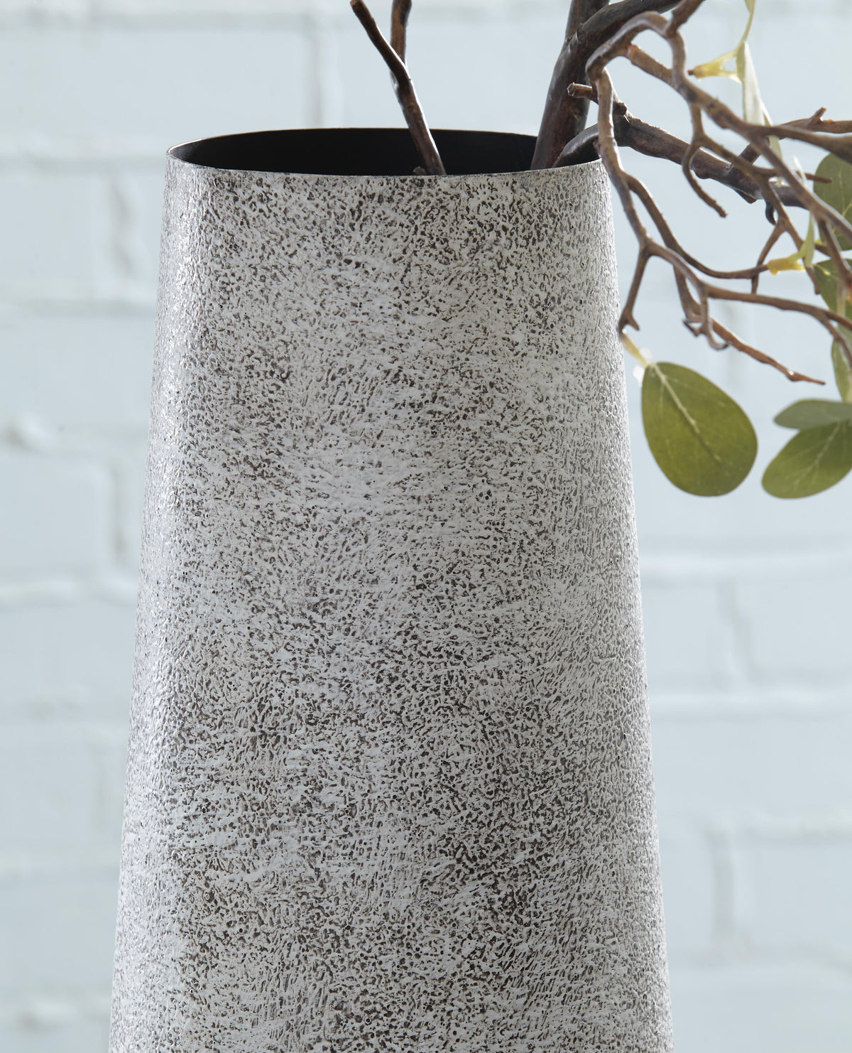 Fynn Vases