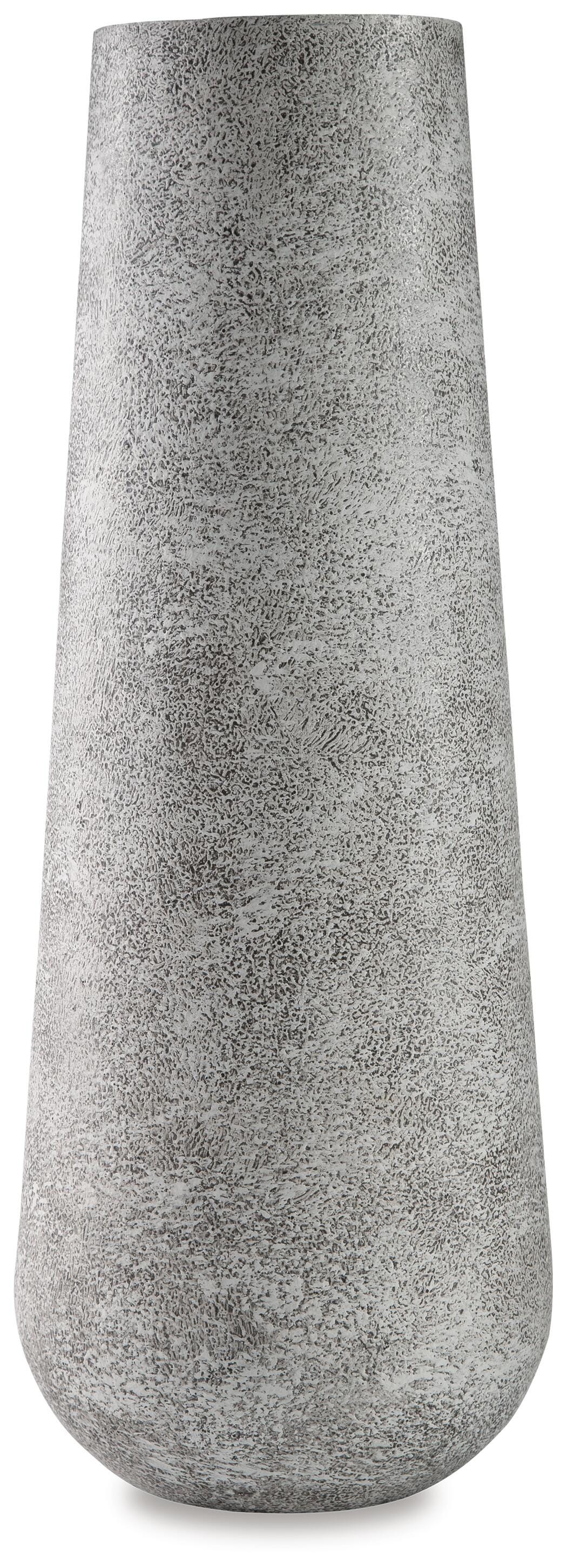 Fynn Vases