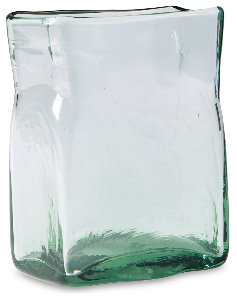 Taylow Vases