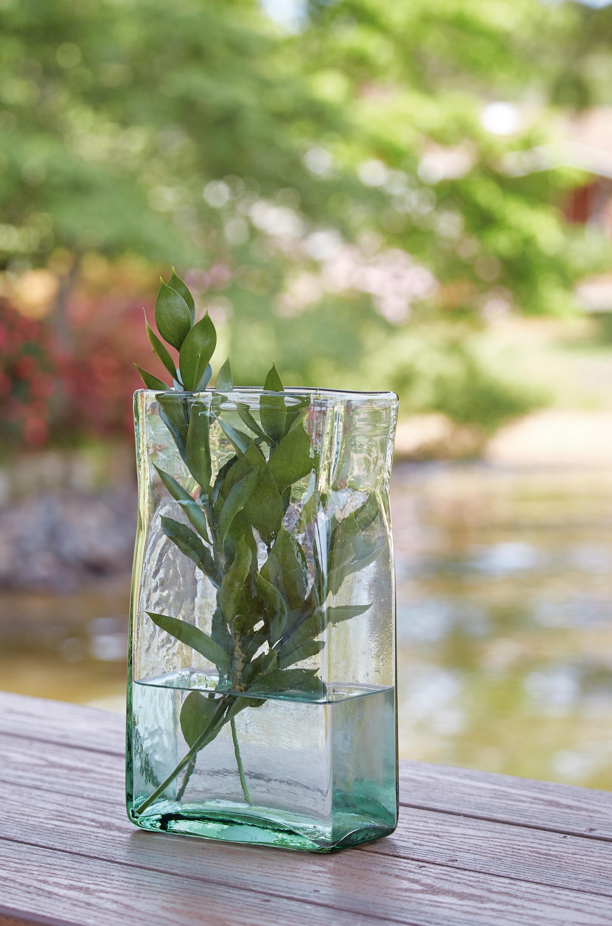 Taylow Vases