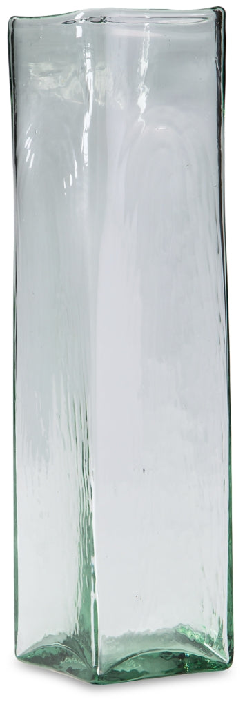 Taylow Vases