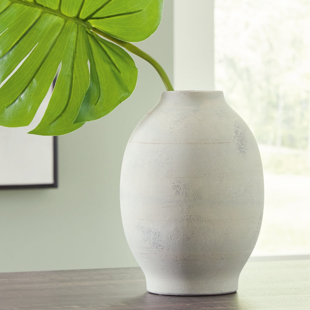 Clayson Vases