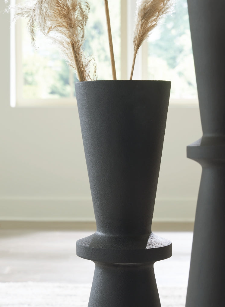 Collisten Vases
