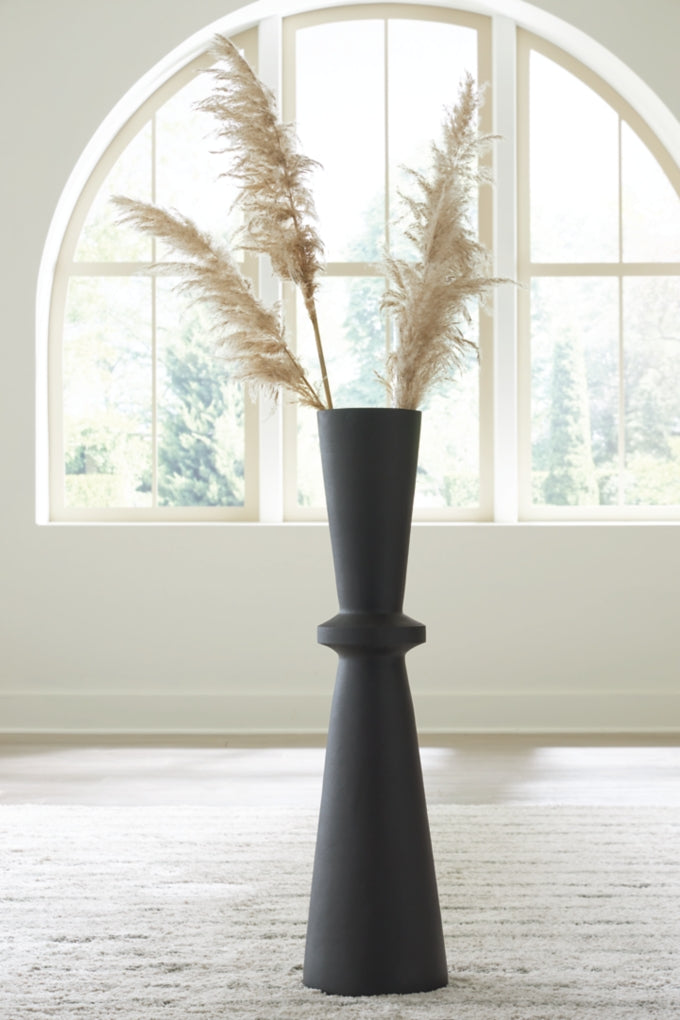 Collisten Vases