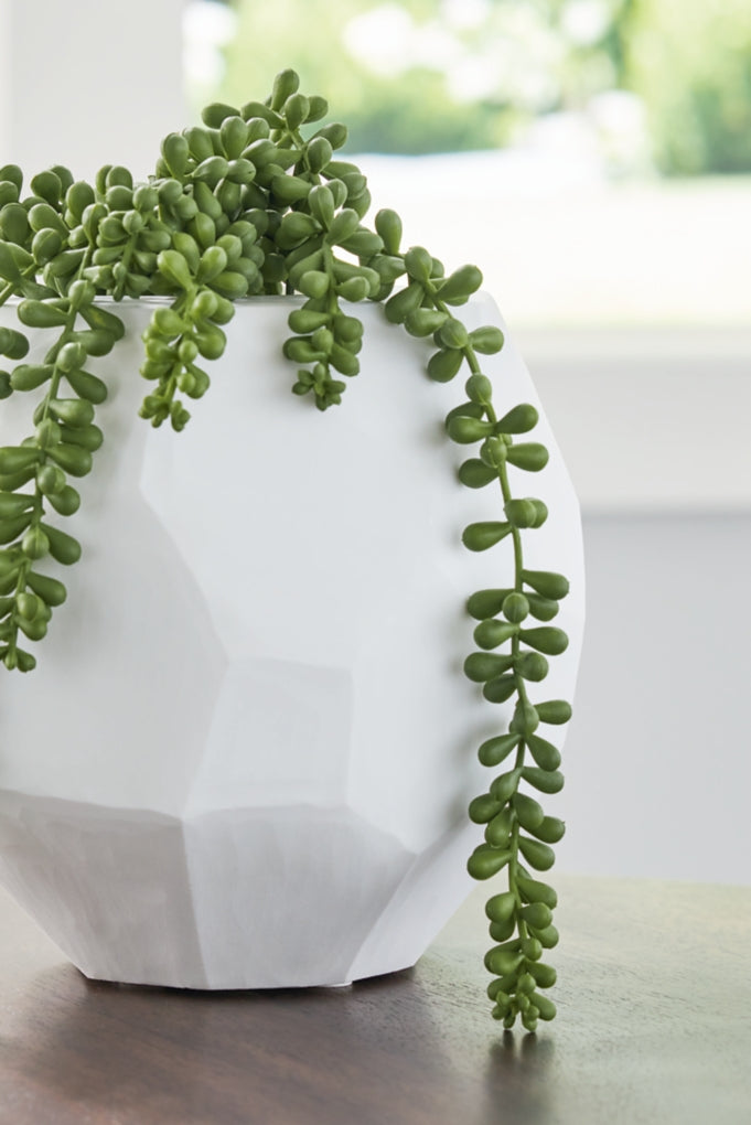 Karenton Vases