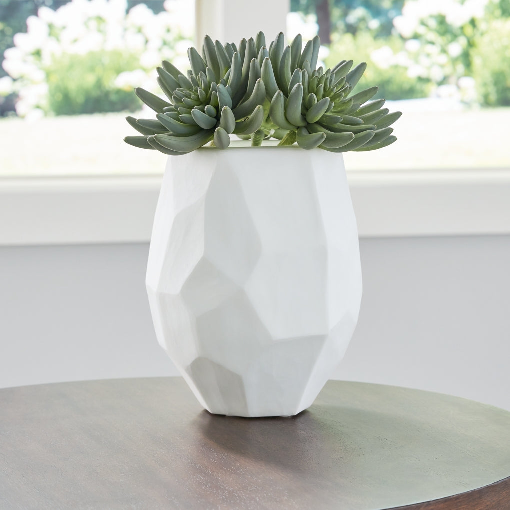 Karenton Vases