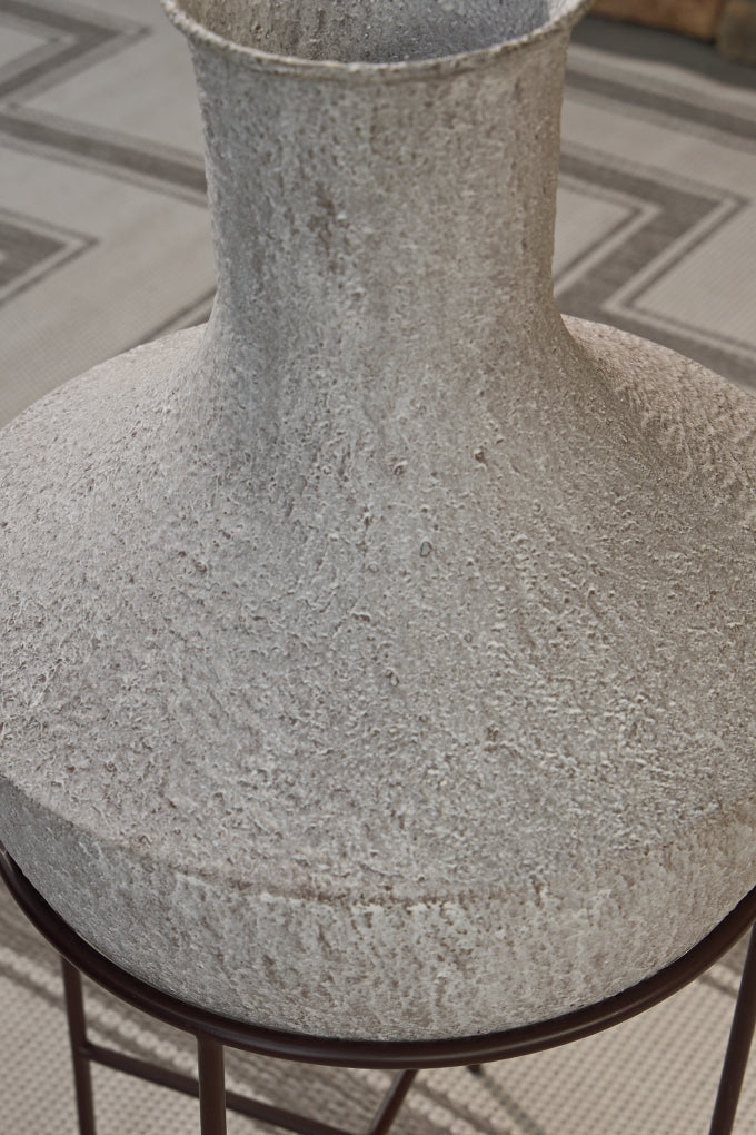 Estonbank Vases