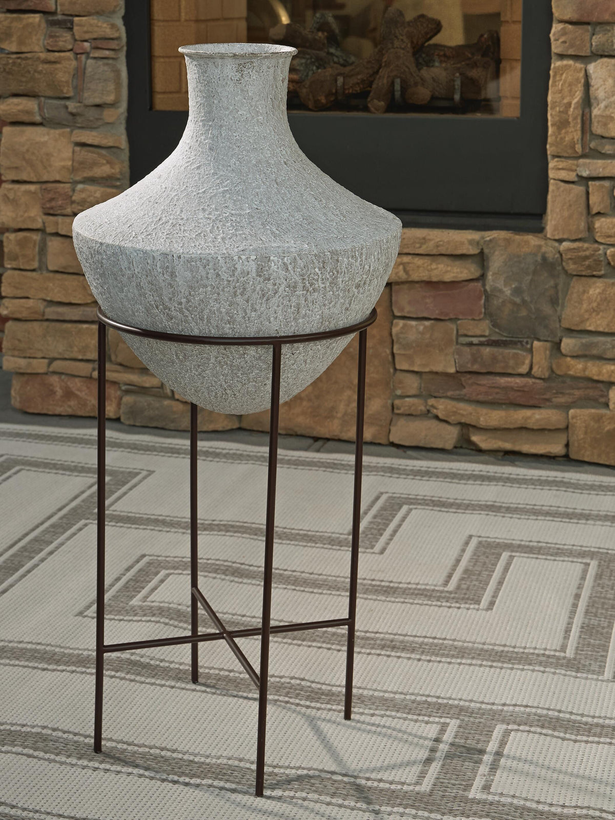 Estonbank Vases