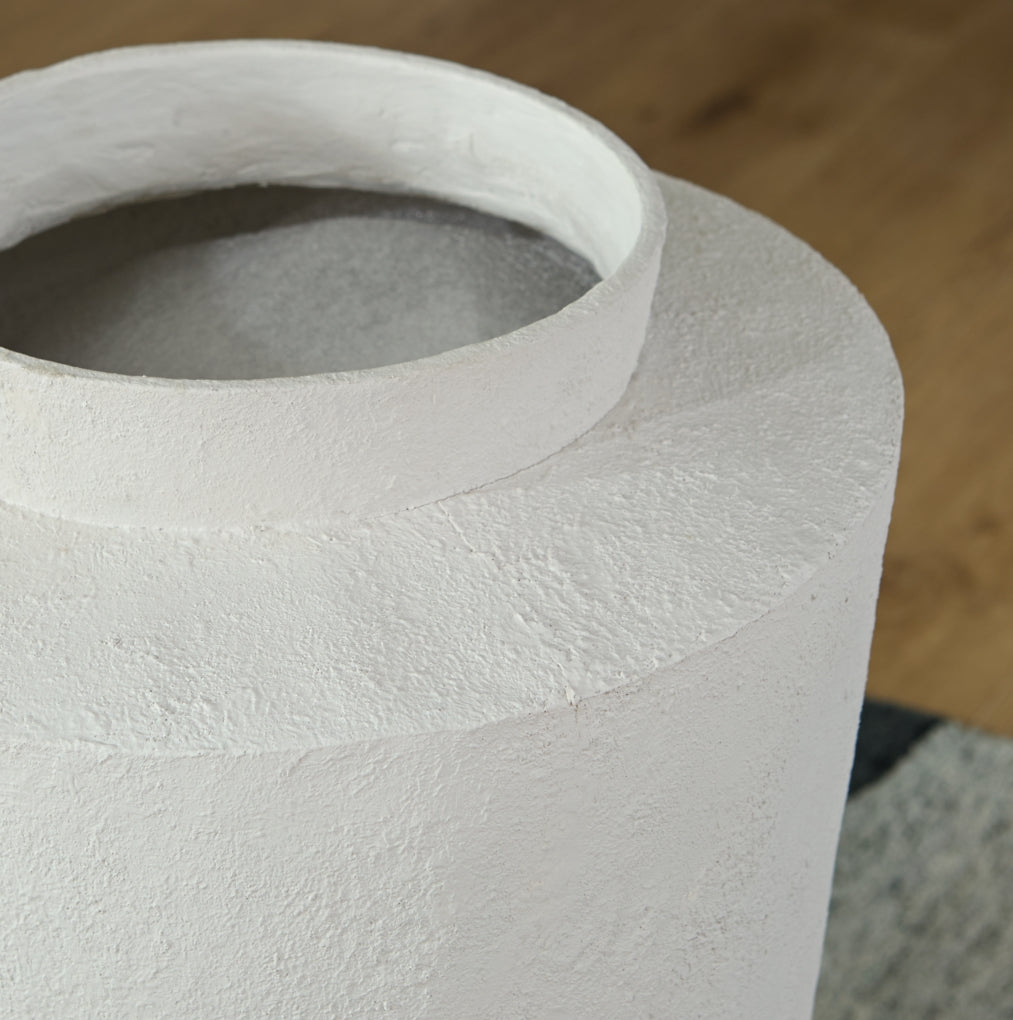 Flurinworth Vases