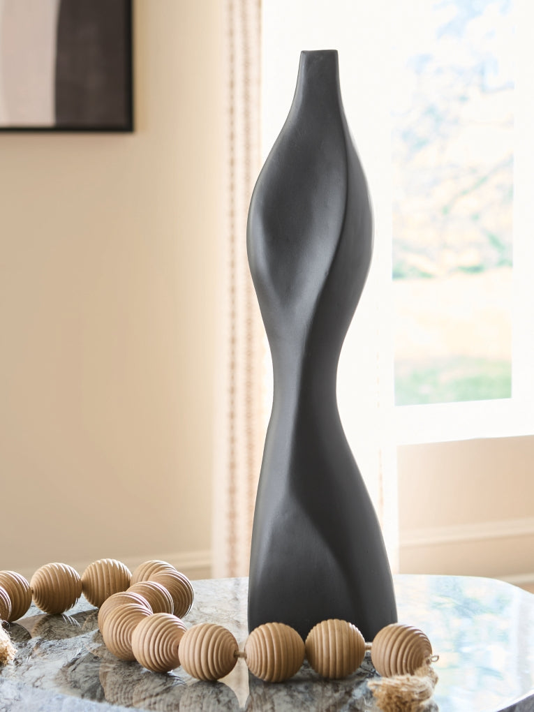 Judsen Vases