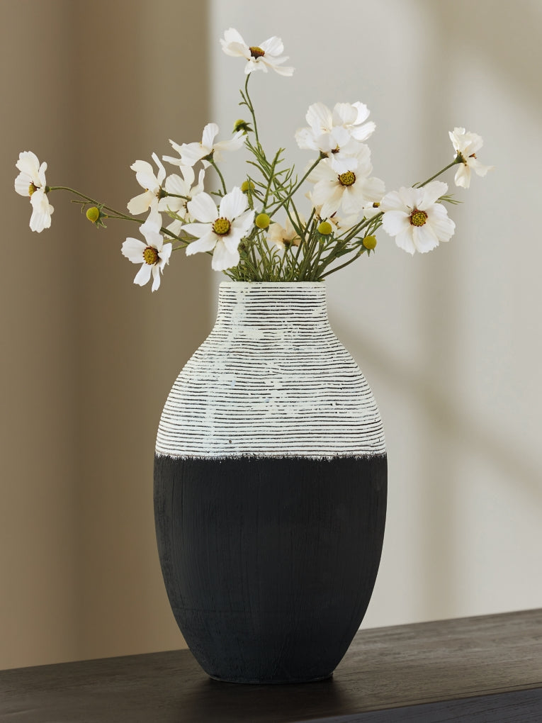 Girtha Vases