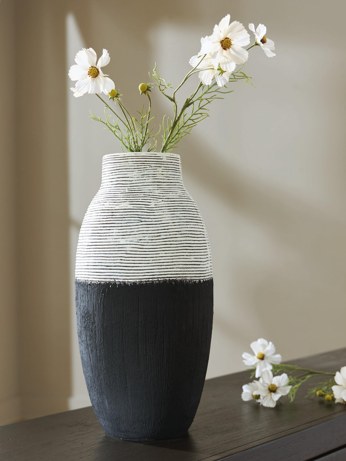 Girtha Vases