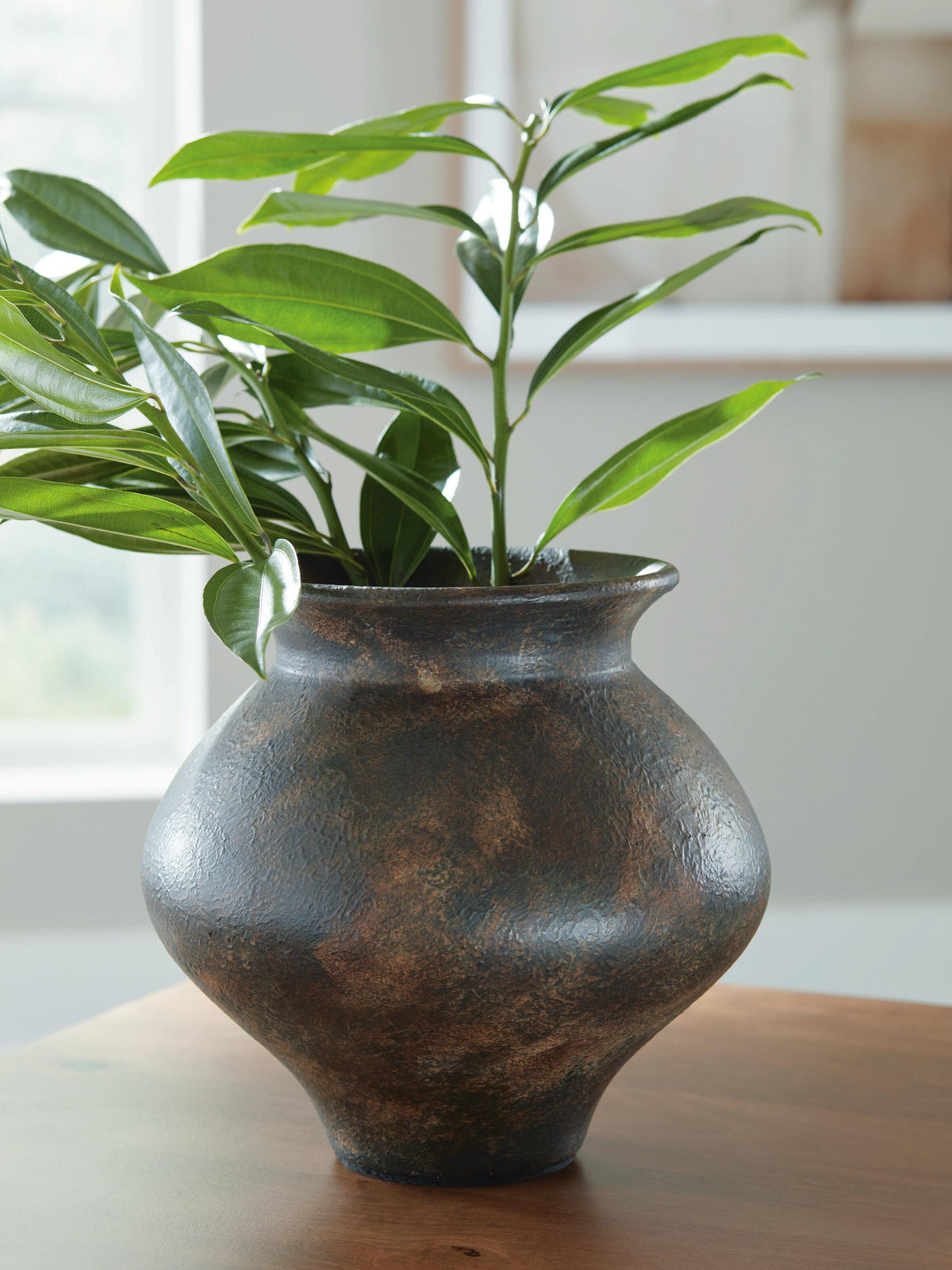 Laddlow Vases