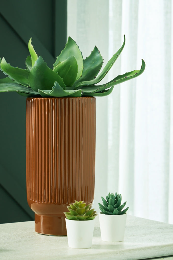 Avalyah Vases