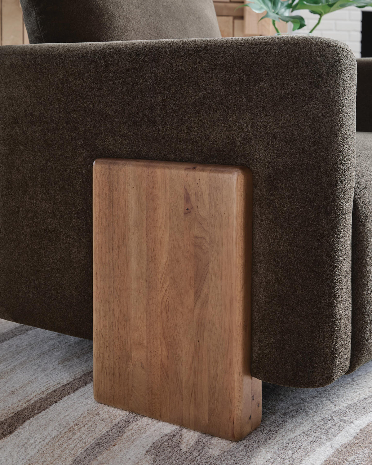 Dairlett Accent Chairs