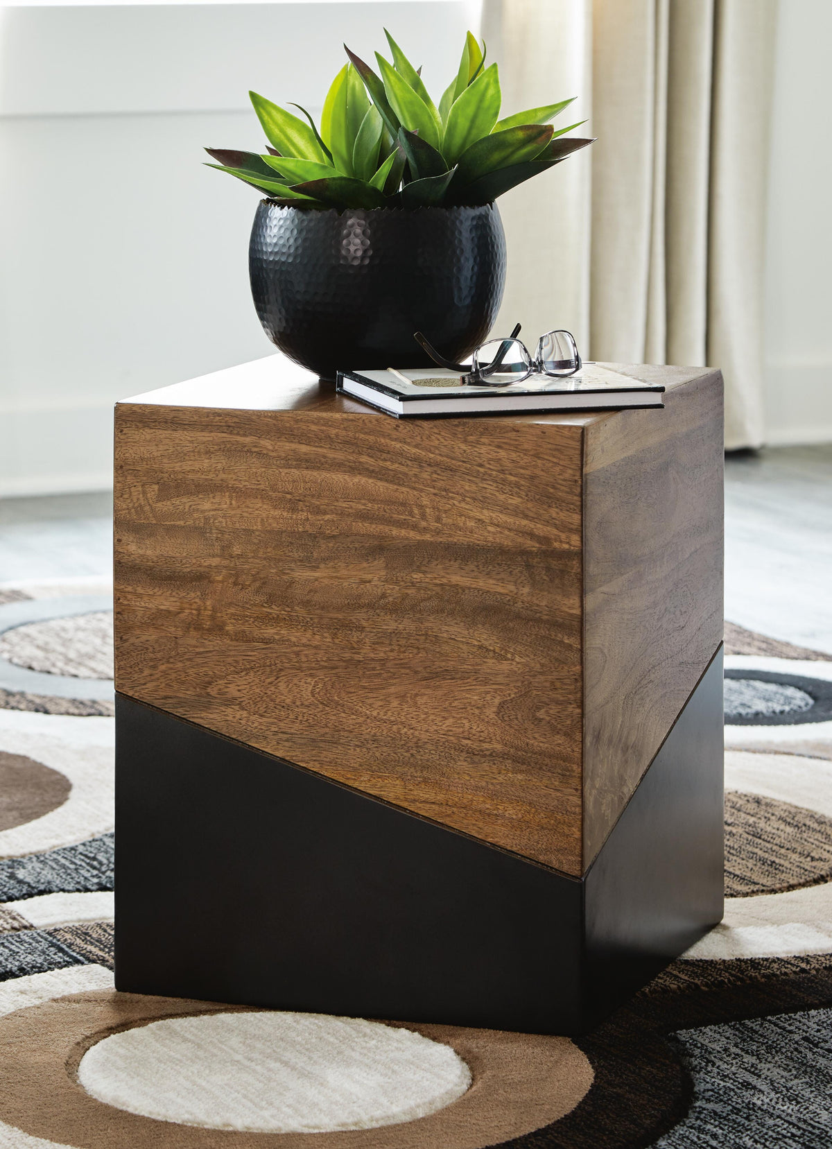 Trailbend Accent Cabinets