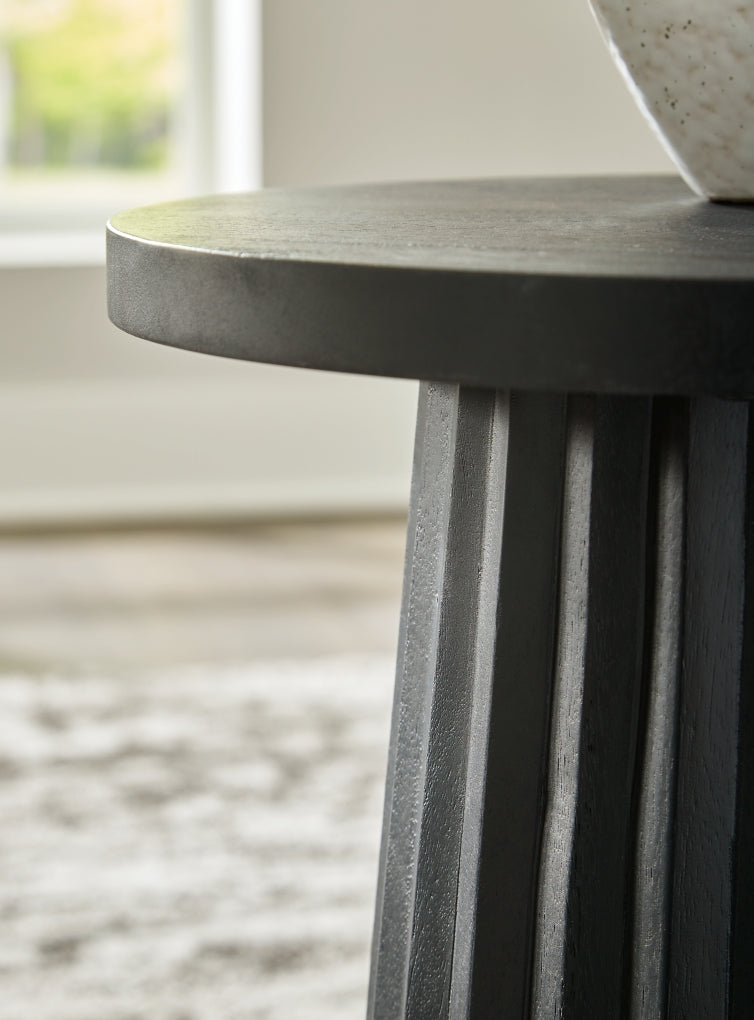 Ceilby End & Side Tables