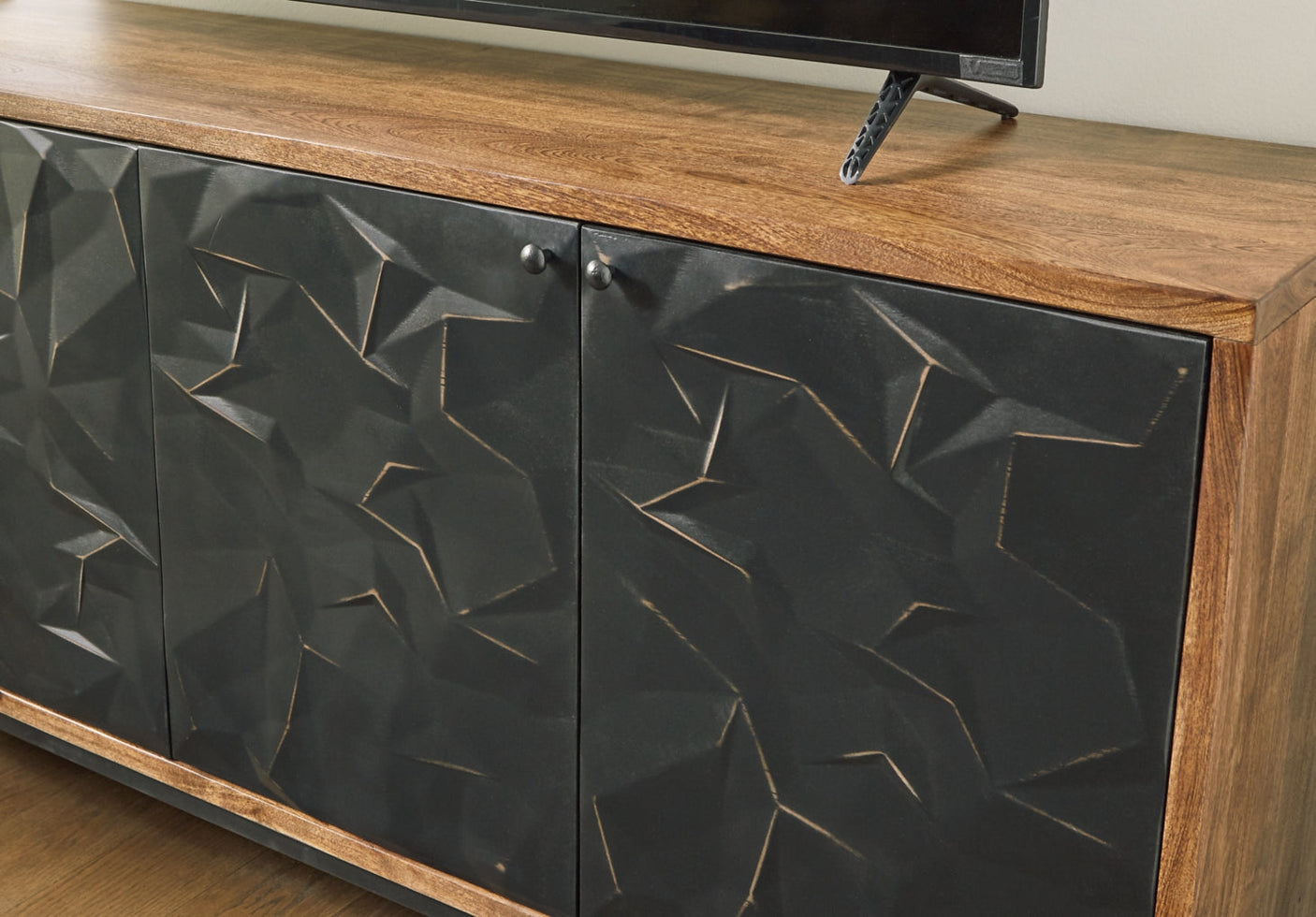 Dorannby Accent Cabinets