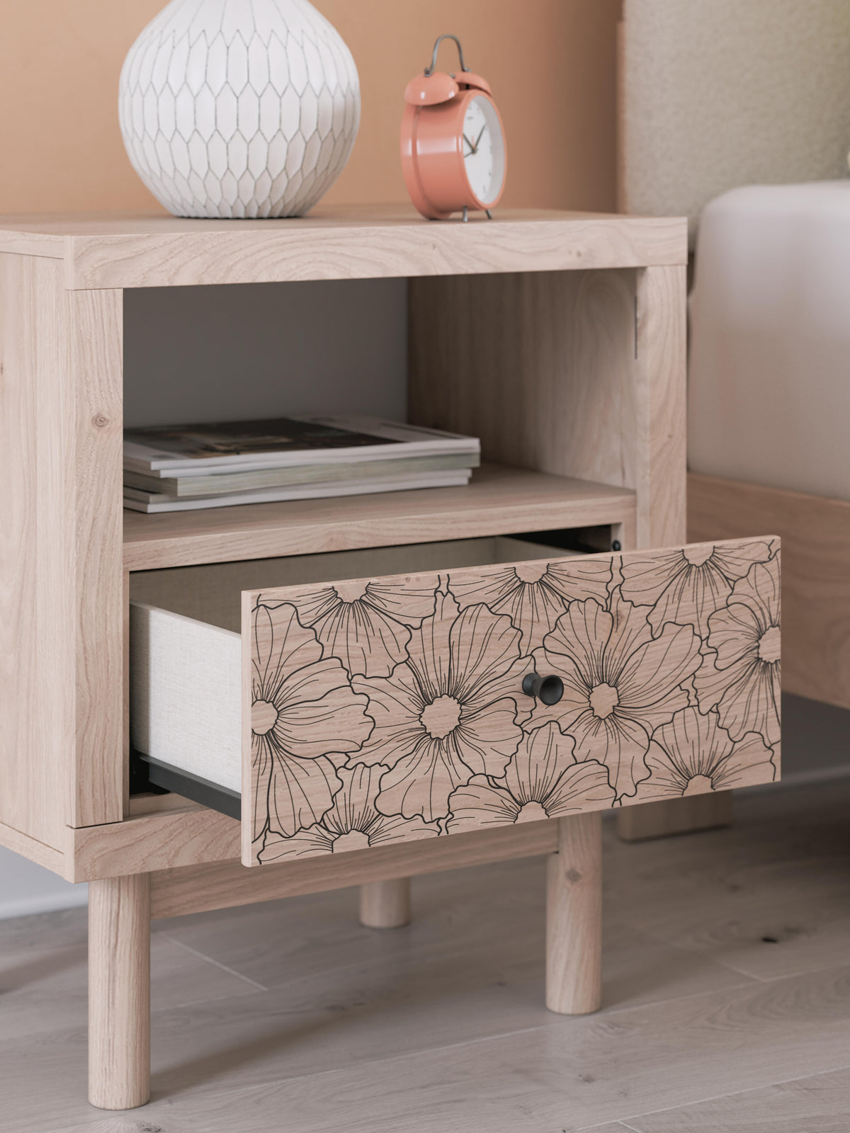 Arloster Nightstands