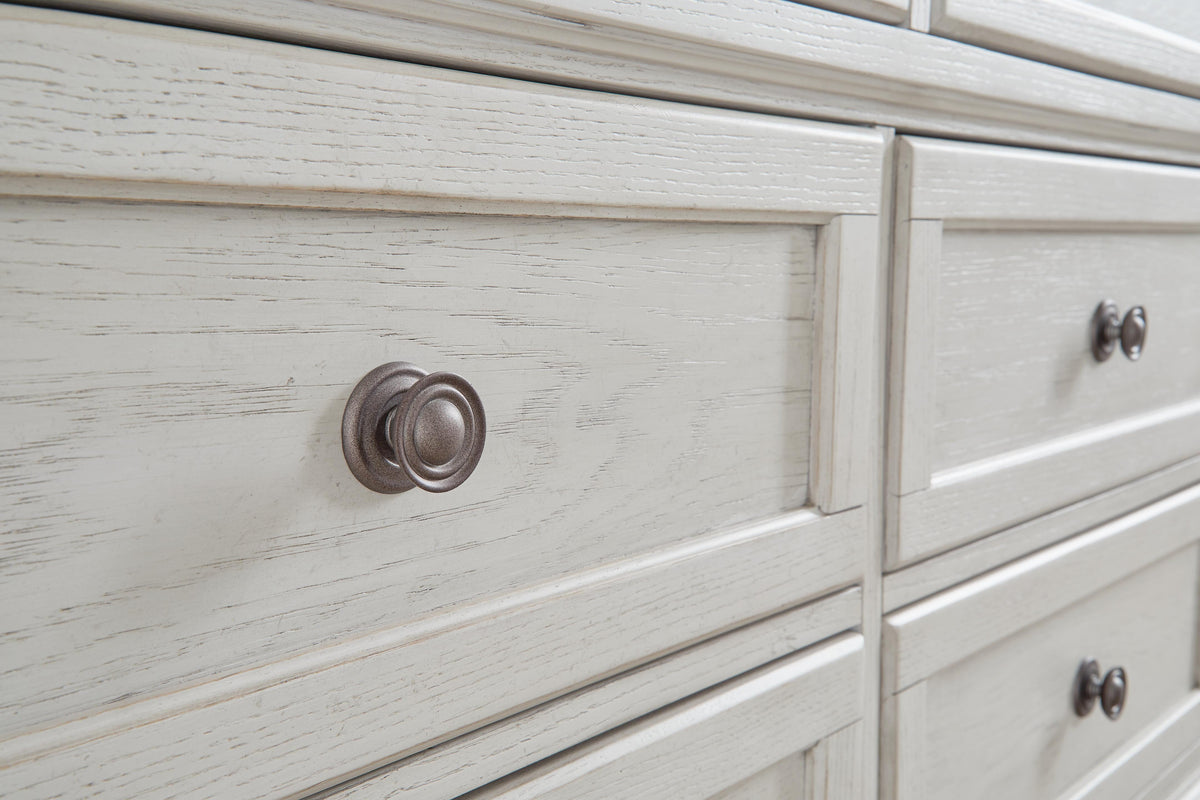 Robbinsdale Bedroom Sets