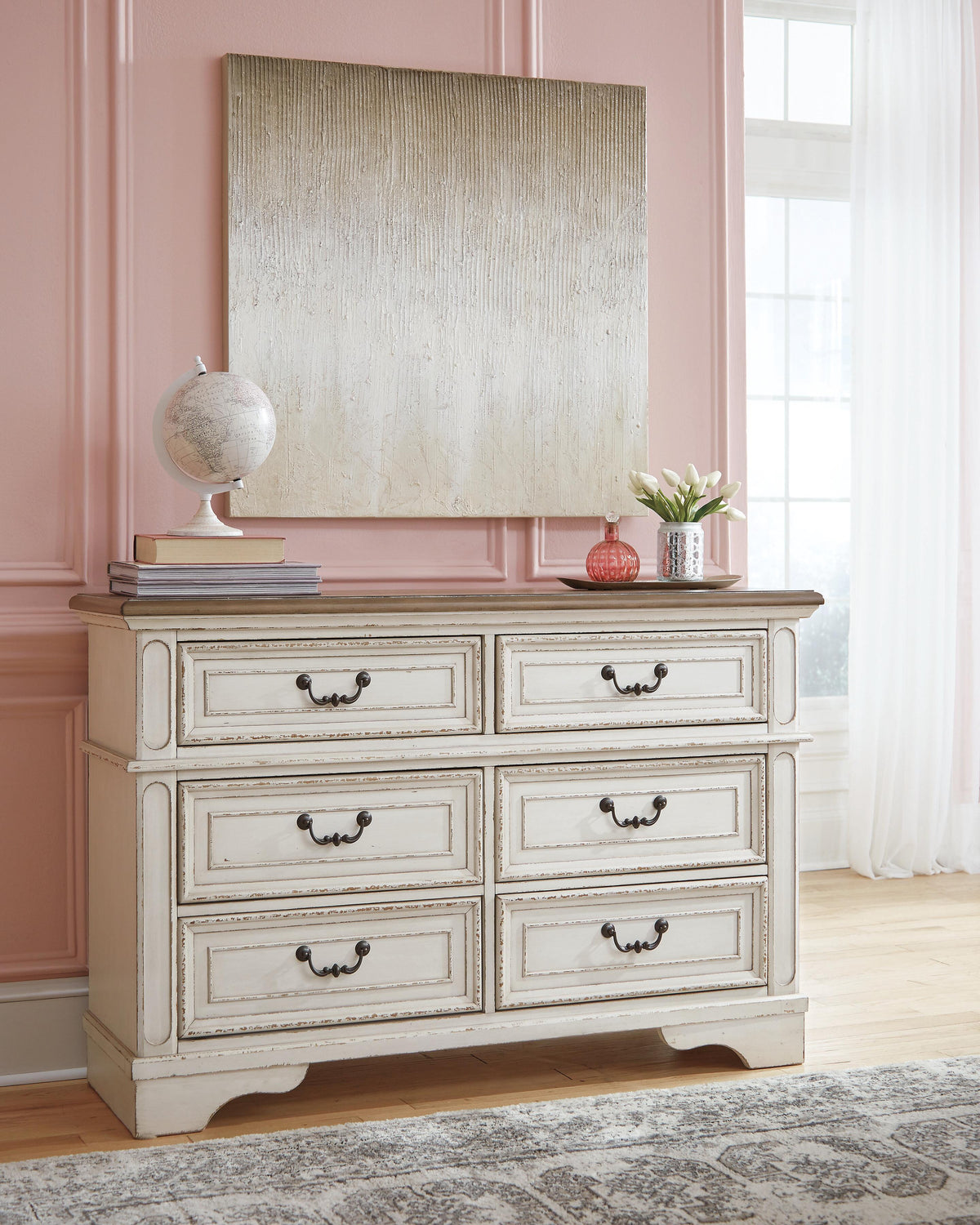 Realyn Dressers