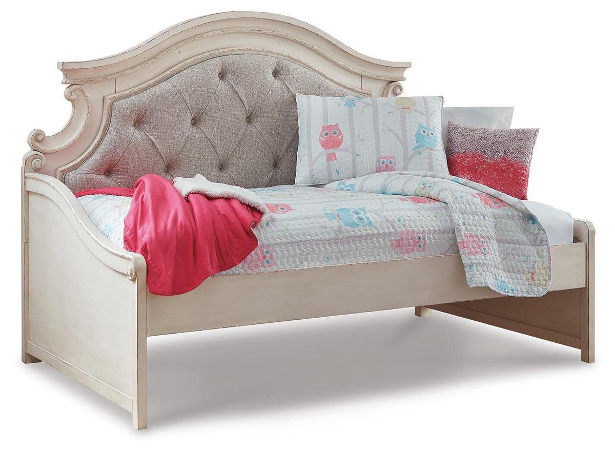Realyn Beds