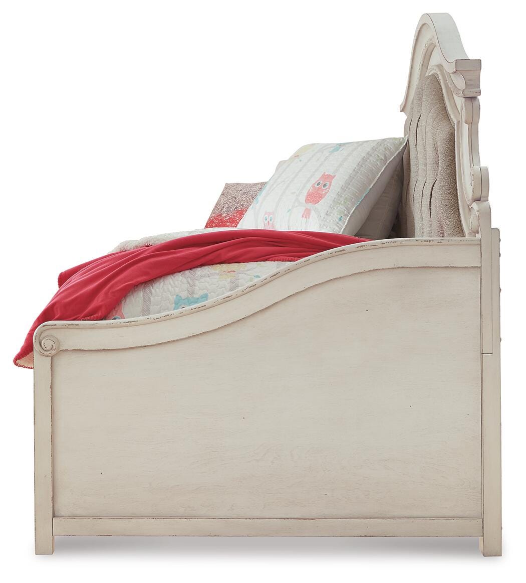 Realyn Beds