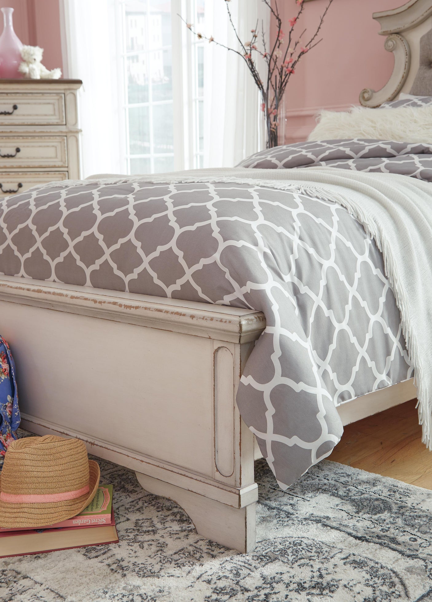 Realyn Beds
