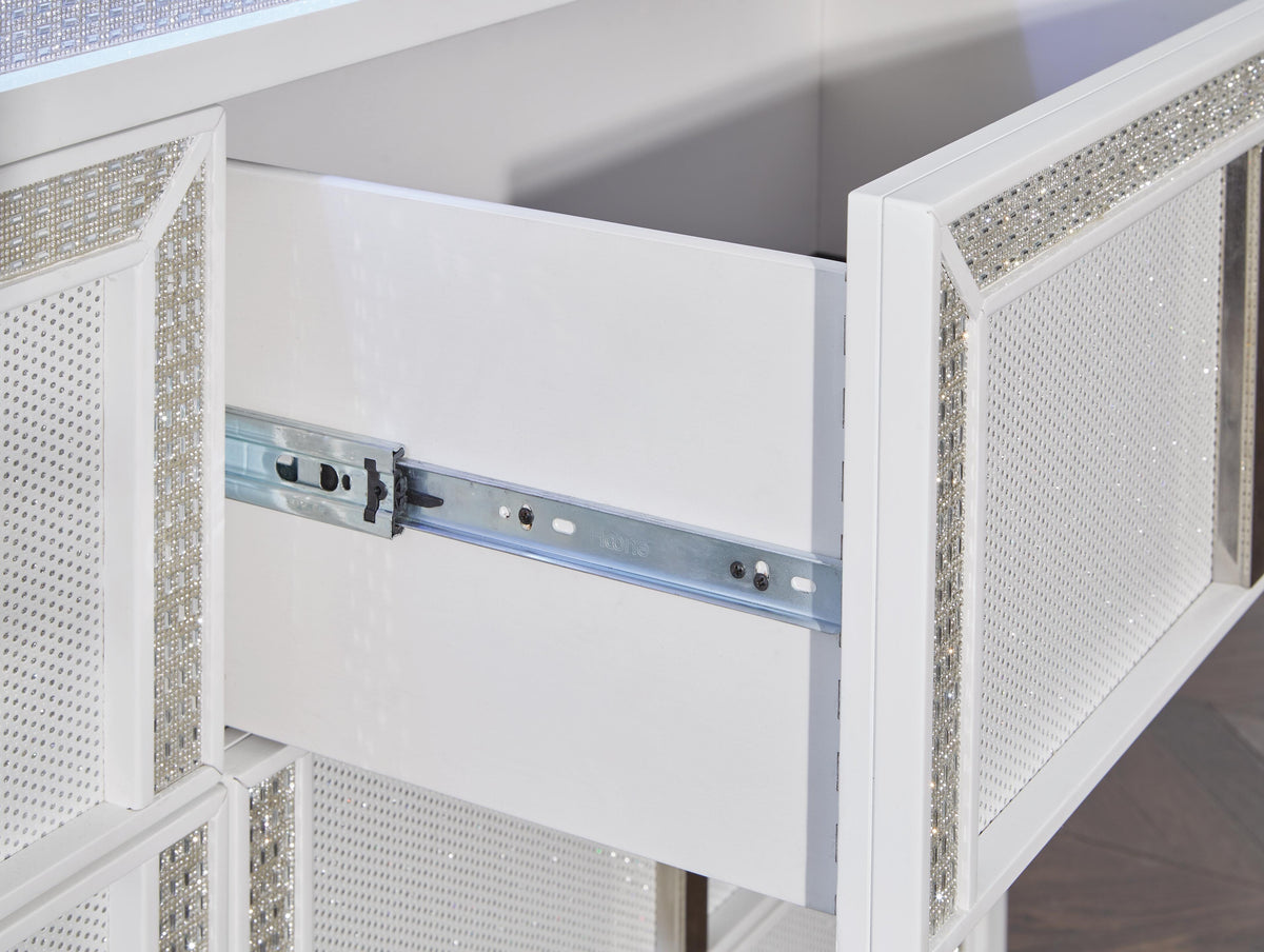 Chalanna Dressers