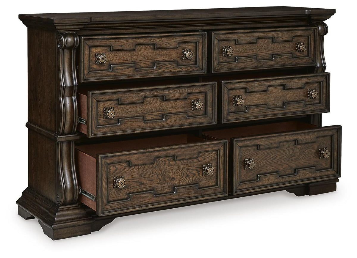 Maylee Dressers