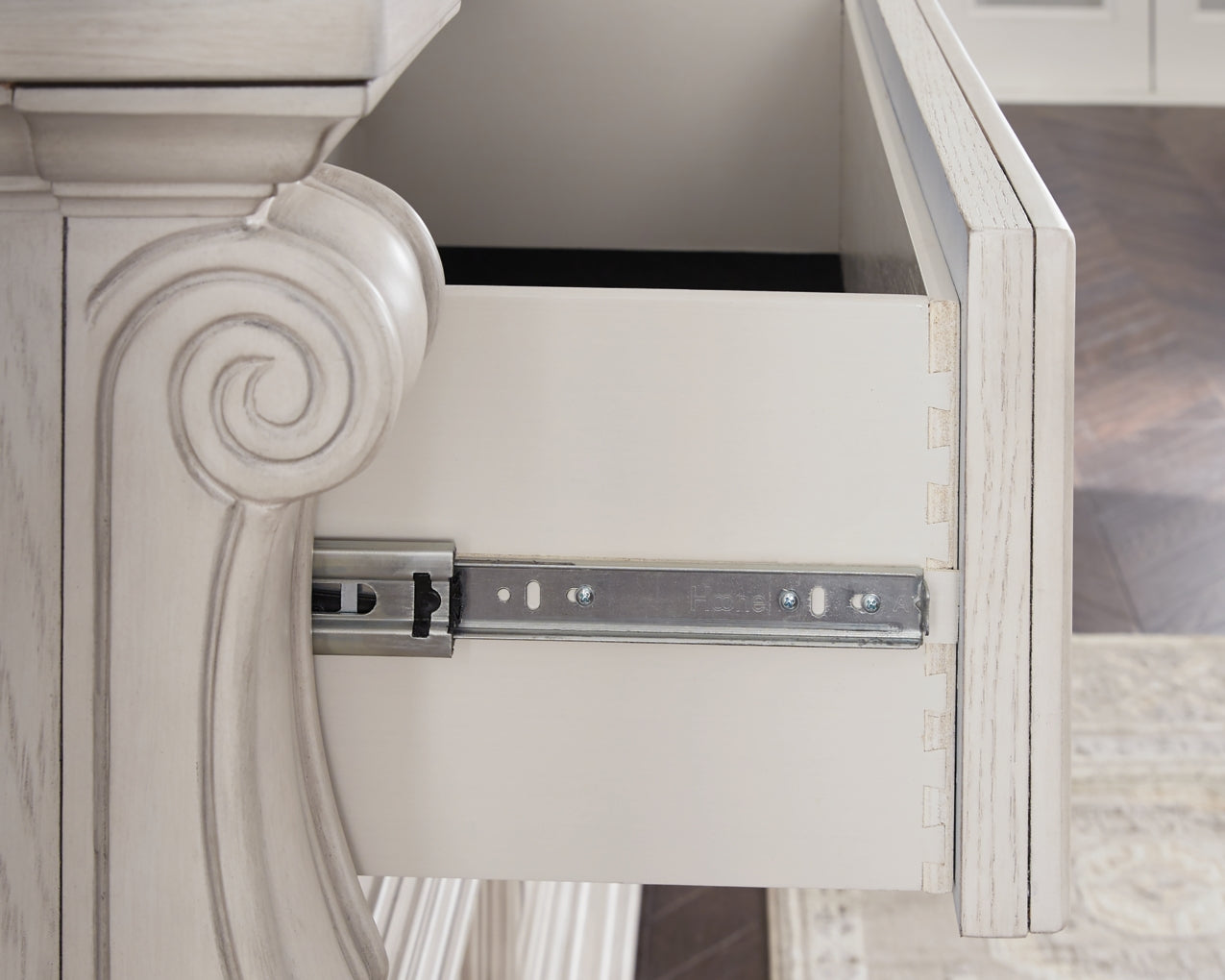 Bruchandi Dresser with Mirrors