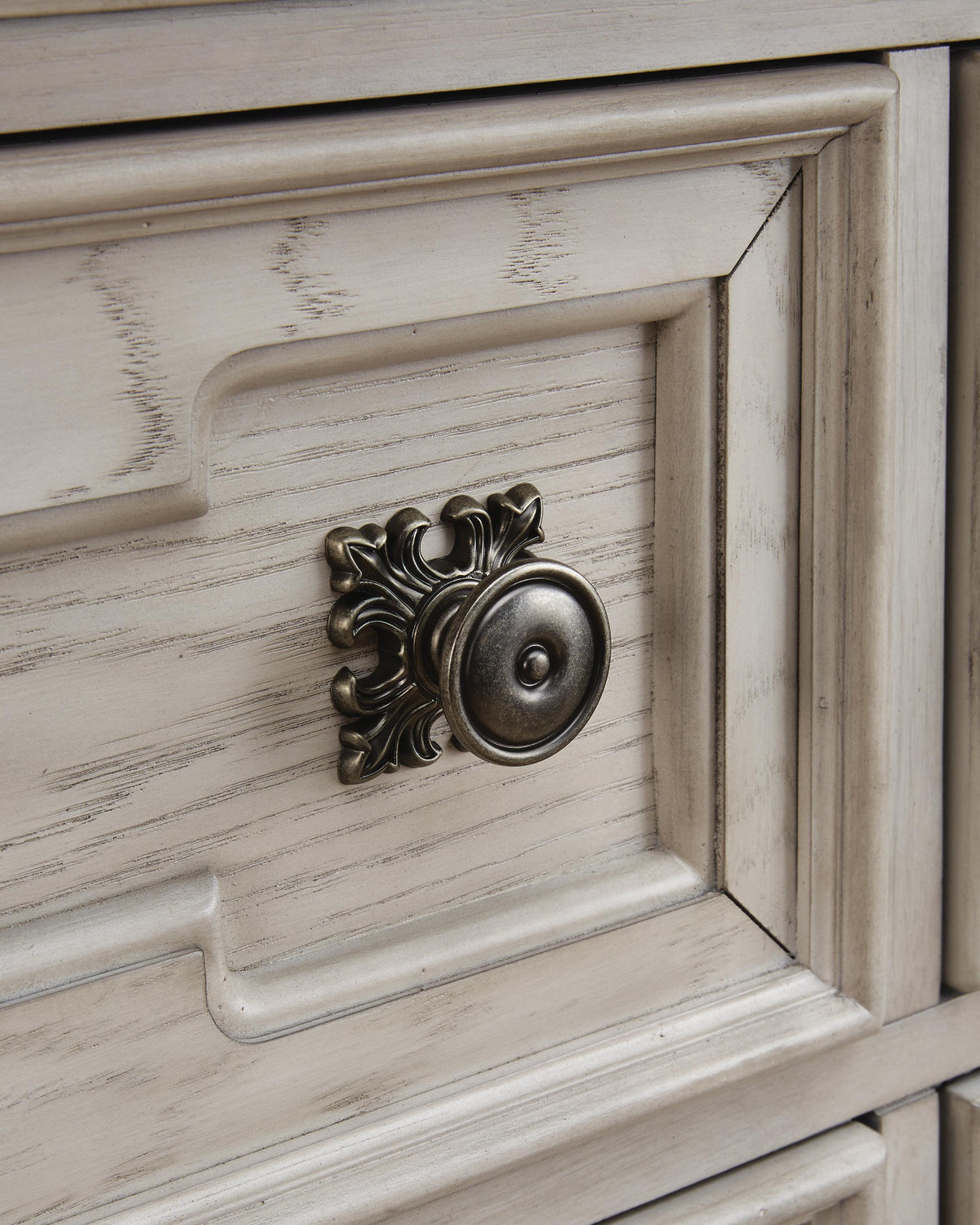 Bruchandi Dressers