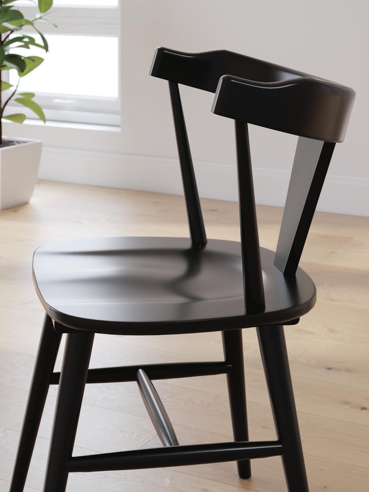 Gretlynn Side Chairs (Set of 2)