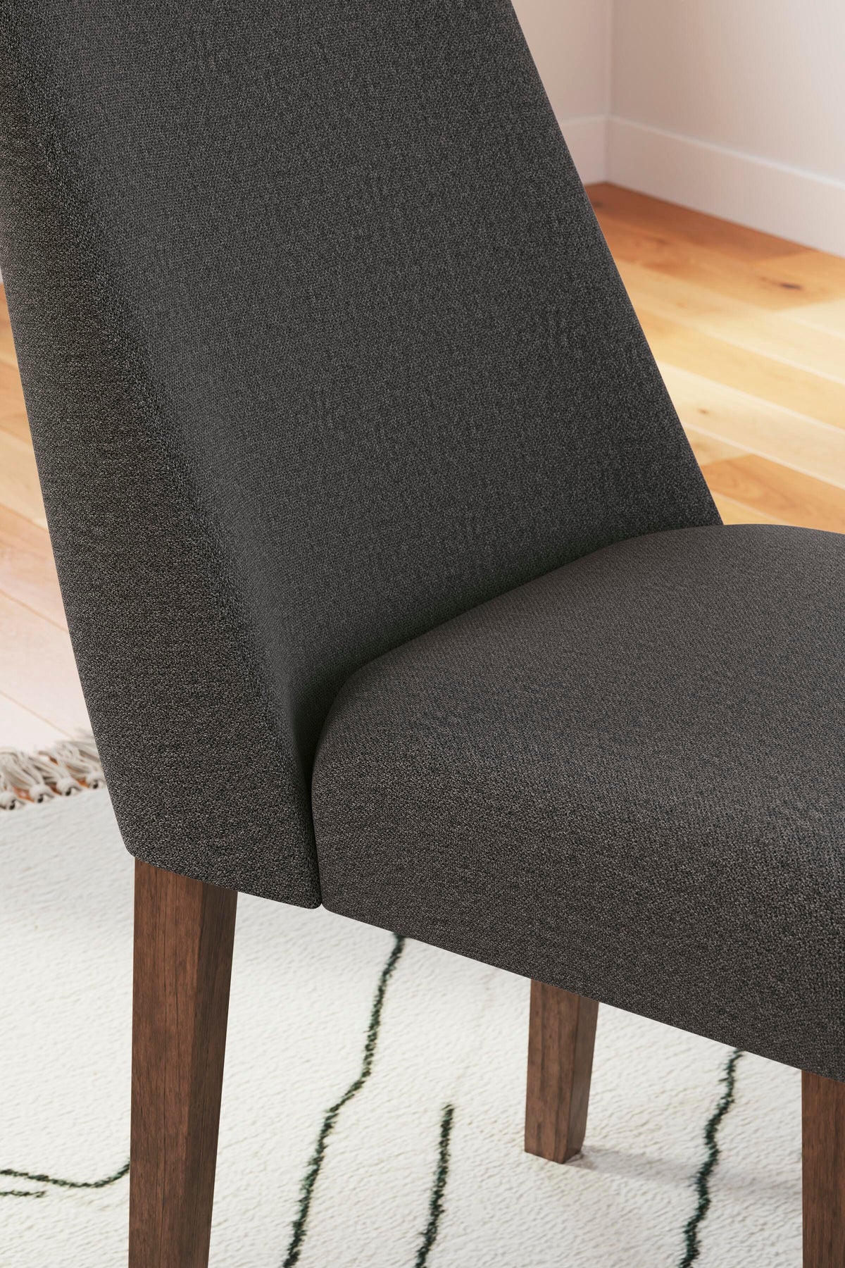Lyncott Dining Sets