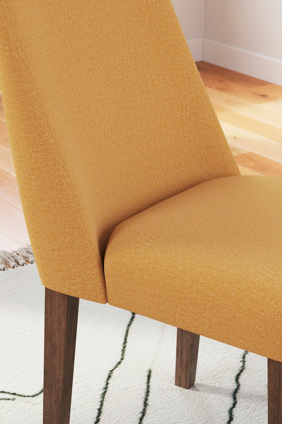 Lyncott Dining Sets